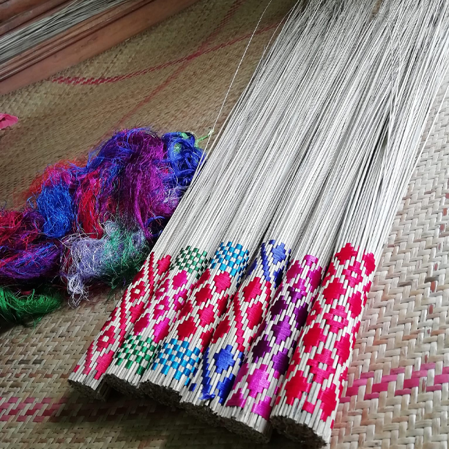 tangail-nakshi-coconut-stick-broom-for-bed-cleaning-jharu-1